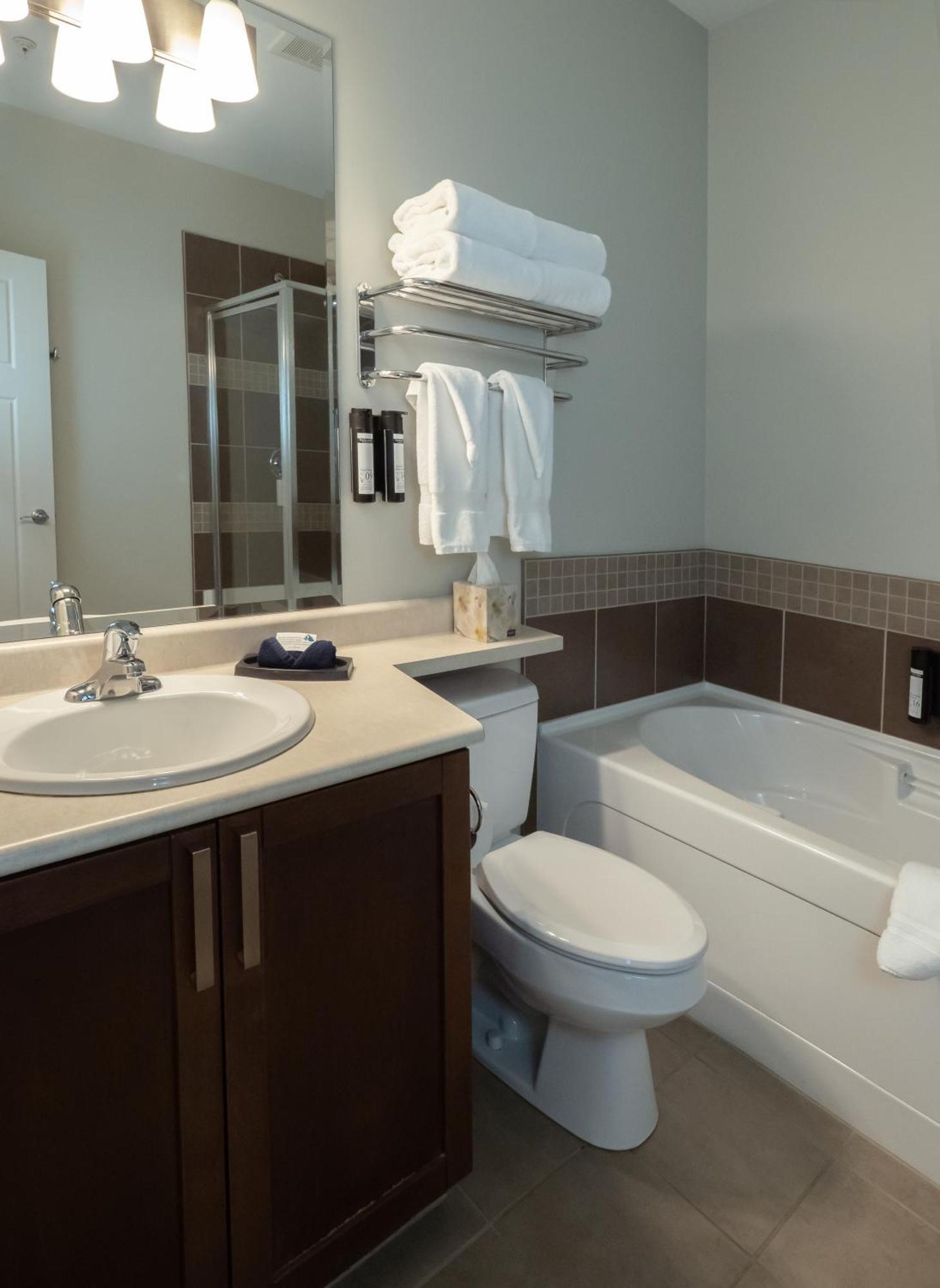 Old House Hotel Courtenay Ngoại thất bức ảnh
